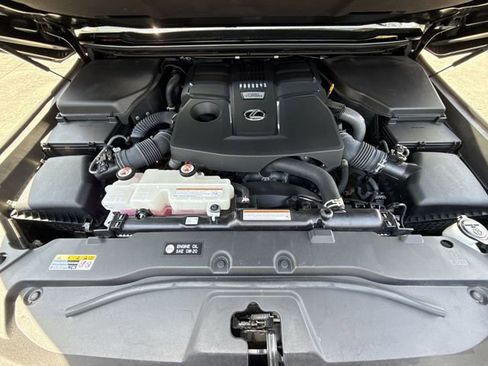 Used 2024 Lexus GX 550 w/ Accessory Package (31) image 27