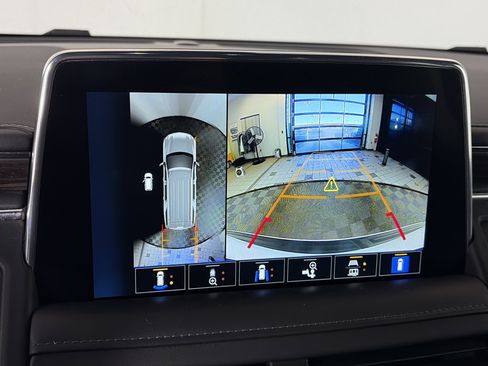 Used 2022 Chevrolet Tahoe Z71 w/ Luxury Package image 26