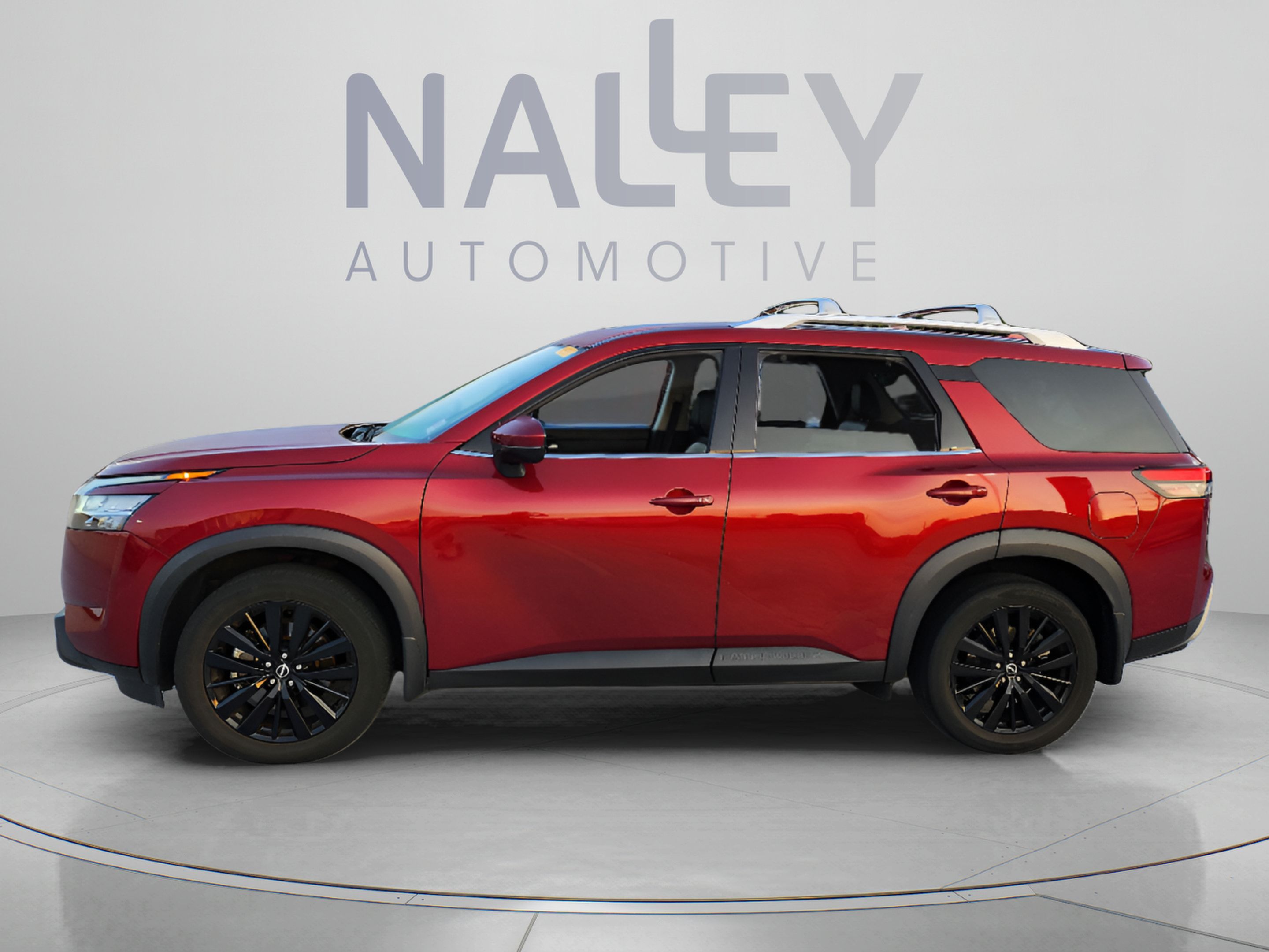 Used 2024 Nissan Pathfinder SL w/ SL Premium Package FWD image 2