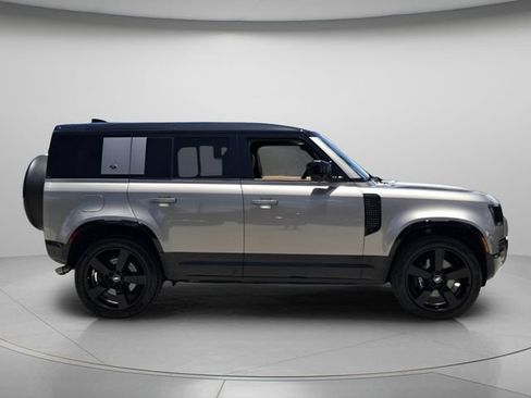 Used 2023 Land Rover Defender 110 V8 AWD/4WD image 5
