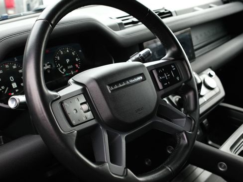 Used 2022 Land Rover Defender 90 X-Dynamic S image 18