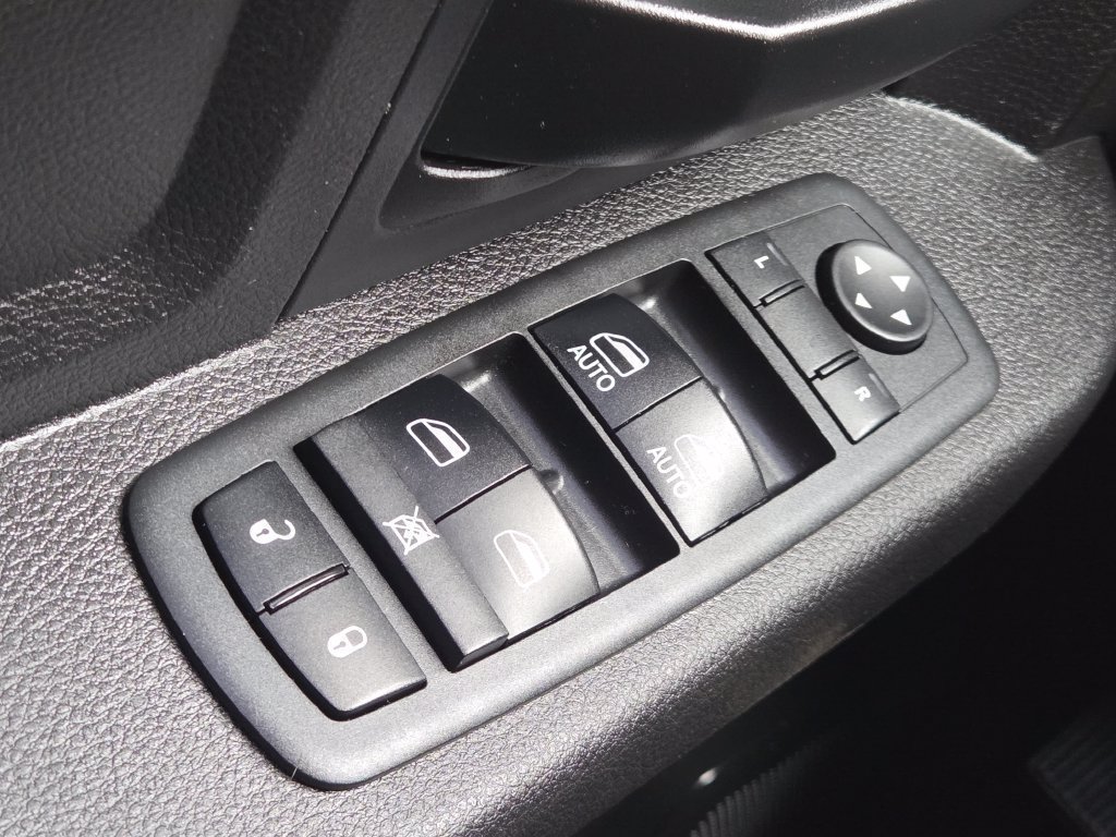 Used 2017 RAM 1500 Express w/ Express Value Package AWD/4WD image 15