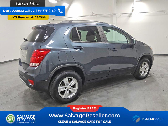 Used 2021 Chevrolet Trax LT AWD/4WD image 4