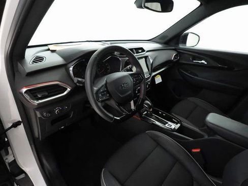 Used 2023 Chevrolet TrailBlazer RS w/ Convenience Package image 9