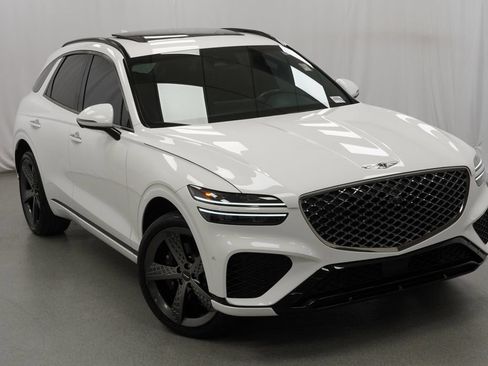 Used 2023 Genesis GV70 2.5T w/ Sport Prestige Package AWD/4WD image 8