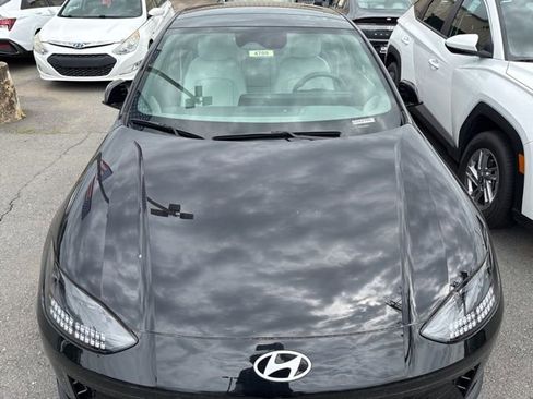 New 2024 Hyundai Ioniq 6 Limited image 31