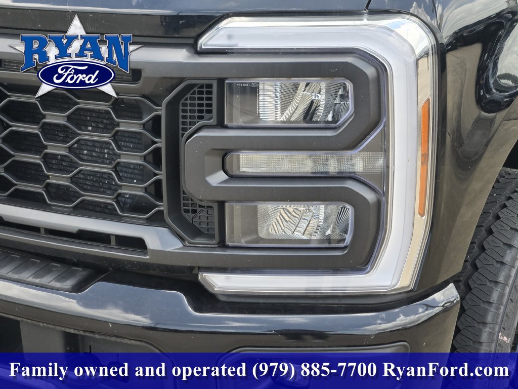 New 2026 Ford F250 XL w/ STX Appearance Package AWD/4WD image 7