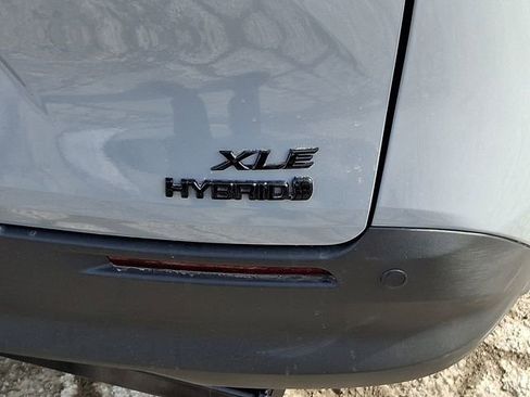 Used 2024 Toyota Sienna XLE Woodland Edition image 36