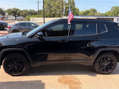 Used 2026 Jeep Compass Latitude w/ Quick Order Package 29K AWD/4WD image 2