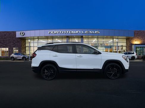 Used 2023 GMC Terrain SLE w/ Driver Convenience Package image 23