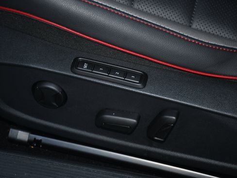 Used 2022 Volkswagen GTI Autobahn FWD image 9