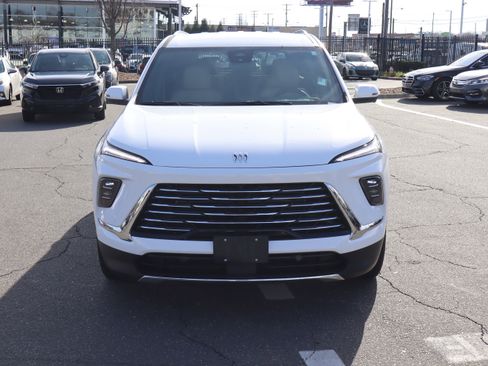 Used 2026 Buick Enclave Preferred w/ LPO, Floor Liner Package image 3