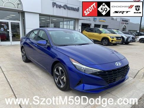 Used 2023 Hyundai Elantra SEL w/ Convenience Package image 1