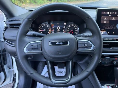 Used 2025 Jeep Compass Latitude w/ Altitude Special Edition AWD/4WD image 15