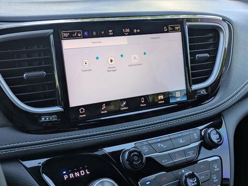 New 2026 Chrysler Pacifica Select image 13