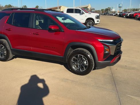 Used 2026 Chevrolet Equinox ACTIV image 3