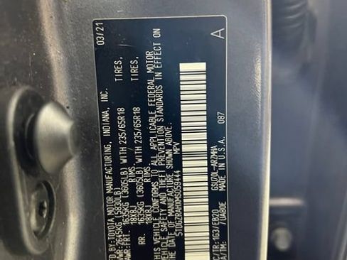 Used 2021 Toyota Highlander XLE FWD image 26
