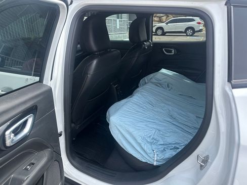 Used 2023 Jeep Compass Altitude image 17