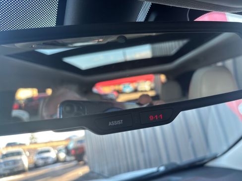 Used 2015 Jeep Cherokee Limited image 35