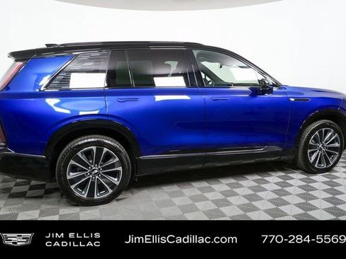 Used 2026 Cadillac Vistiq Sport image 2