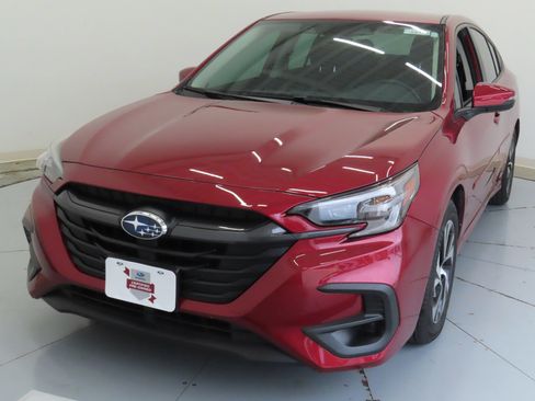 Used 2025 Subaru Legacy Premium AWD/4WD image 8