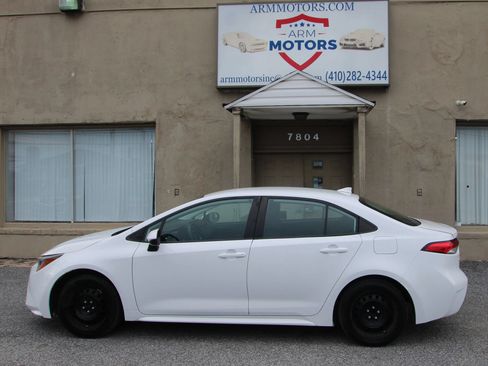 Used 2022 Toyota Corolla LE FWD image 5