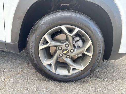 Used 2025 Chevrolet Trax LT FWD image 31