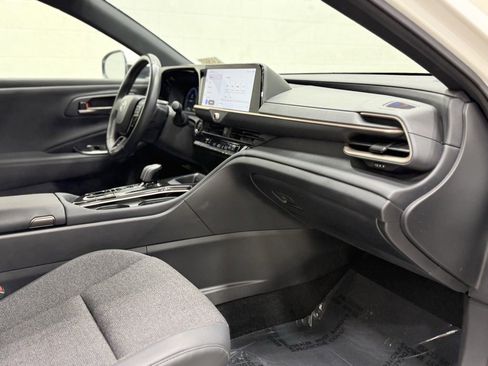 Used 2024 Toyota Crown XLE image 24