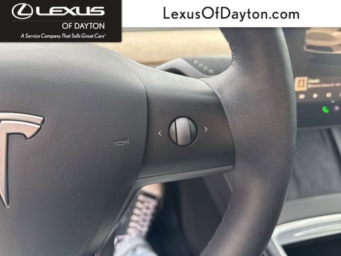 Used 2022 Tesla Model Y Long Range image 17