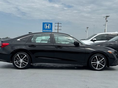 Used 2022 Honda Civic Touring image 7