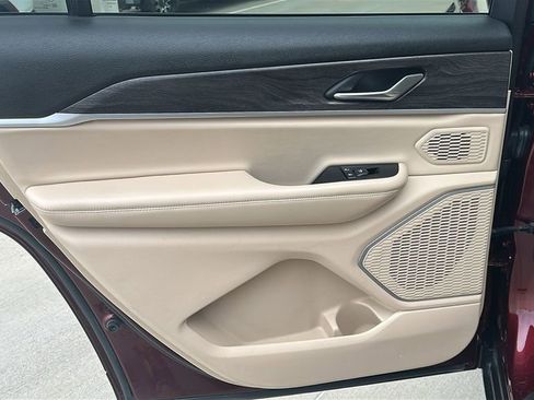 Used 2021 Jeep Grand Cherokee L Limited image 31