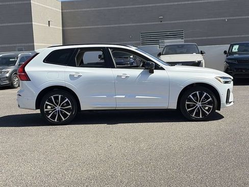 Used 2023 Volvo XC60 B5 Plus w/ Climate Package FWD image 5
