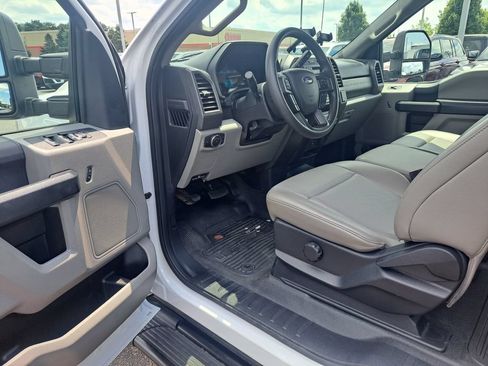 Used 2020 Ford F250 XL w/ Power Equipment Group RWD image 23