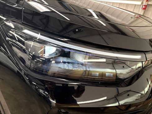 Used 2026 Volkswagen Tiguan SE FWD image 33