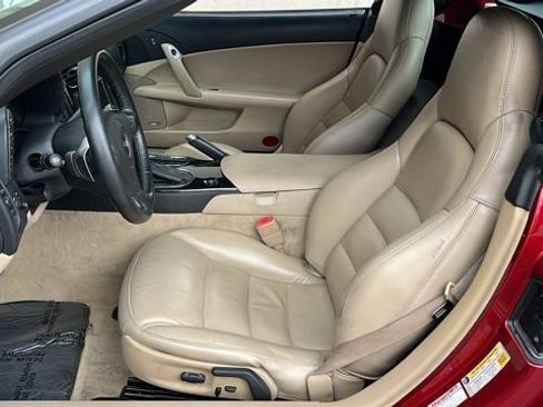 Used 2010 Chevrolet Corvette Grand Sport w/ Preferred Equipment Group image 7