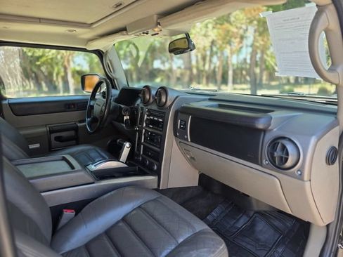 Used 2003 HUMMER H2 w/ Preferred Equipment Group AWD/4WD image 38