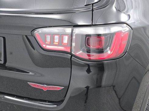 Used 2024 Jeep Compass Trailhawk image 13