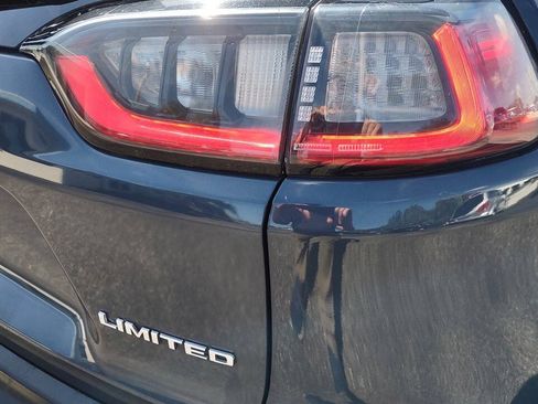 Used 2019 Jeep Cherokee Limited FWD image 39