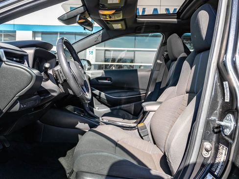 Used 2020 Toyota Corolla SE w/ SE Premium Package FWD image 6