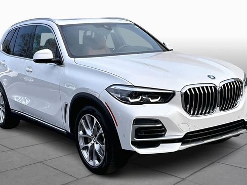Used 2022 BMW X5 xDrive40i w/ Premium Package image 2