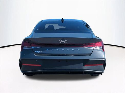 New 2026 Hyundai Elantra SE image 6