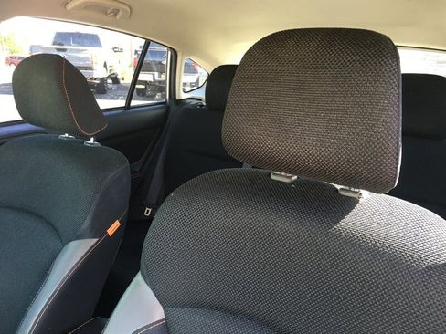 Used 2016 Subaru Crosstrek 2.0i Premium image 6