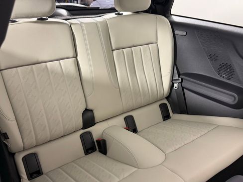 Used 2025 MINI Cooper 2-Door Hardtop FWD image 23