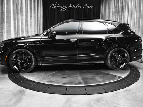 Used 2023 Bentley Bentayga Plug-In Hybrid image 1