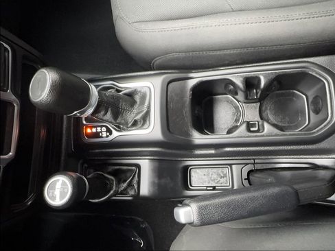 Used 2022 Jeep Wrangler Sport AWD/4WD image 41