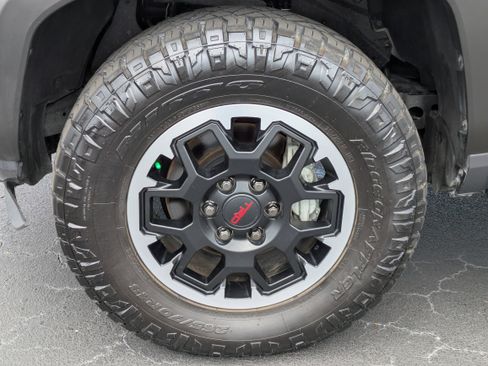 Used 2025 Toyota 4Runner TRD Off-Road Premium AWD/4WD image 10