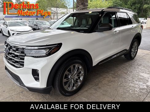 Used 2025 Ford Explorer Active w/ Active Comfort Package AWD/4WD image 1