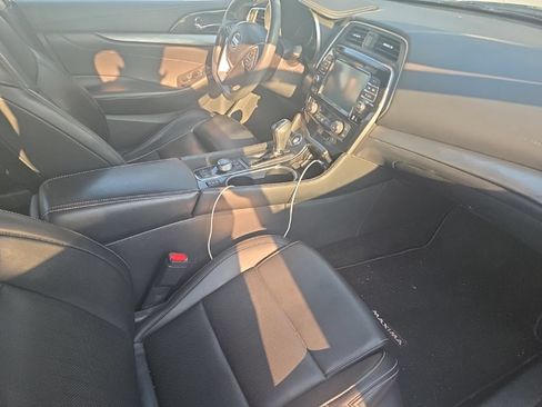 Used 2017 Nissan Maxima 3.5 SL FWD image 2