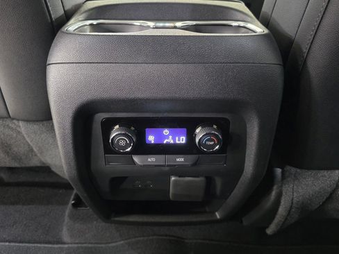 New 2026 Chevrolet Traverse Z71 image 18