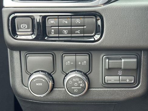 New 2026 GMC Yukon XL Denali w/ Denali Reserve Package image 16